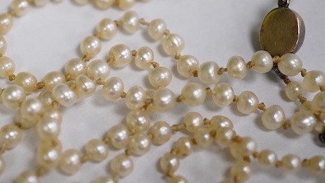 A pearl necklace, 19th century